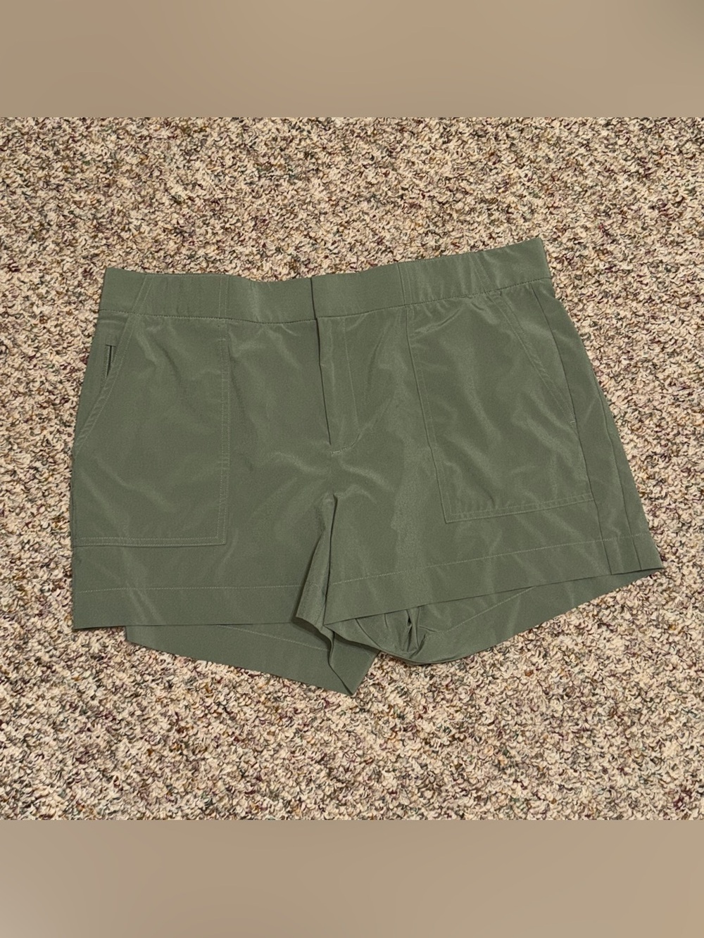 Women's size 16 Athleta shorts Olive Green Performance Shorts